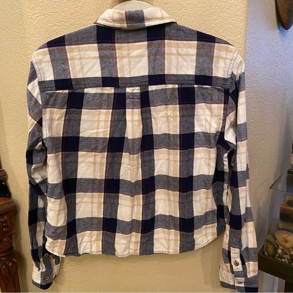 FOREVER 21 Women Plaid Flannel Button Cropped Top Size Medium - Picture 5 of 7